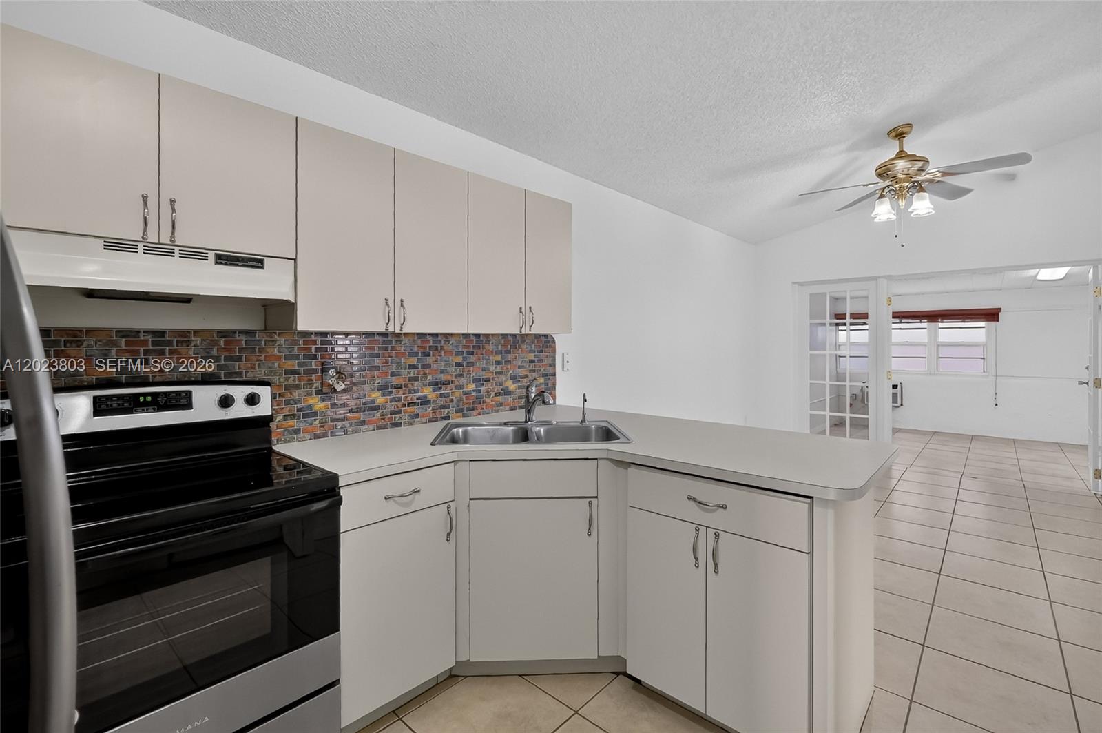 2514 West 74th Street Hialeah, FL 33016 - Photo 7 of 26