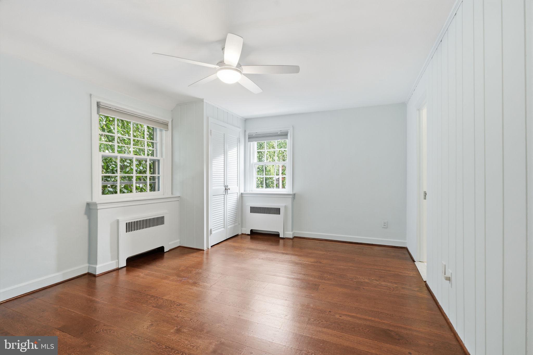 404 Old Farm Road Wyncote, PA 19095 - Photo 21 of 41 Bright and airy room with natural light.