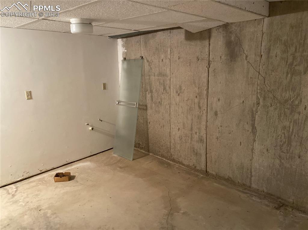 2150 Glenn Street Colorado Springs, CO 80904 - Photo 11 of 30 a view of a bathroom