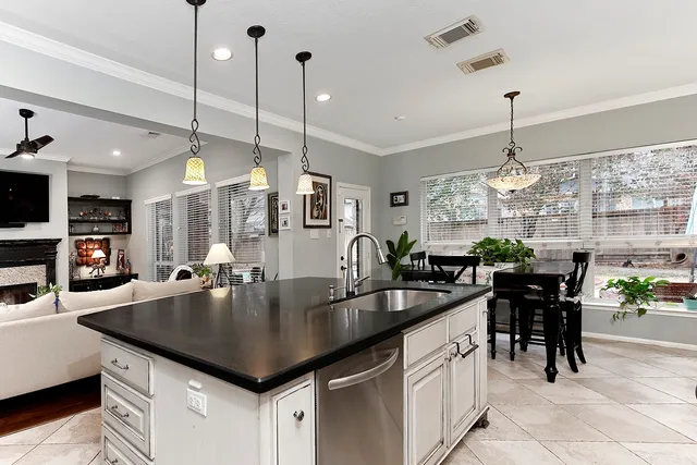 $4,600 | 31 Bluff Creek Place, The Woodlands, TX 77382