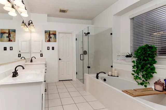 $4,600 | 31 Bluff Creek Place, The Woodlands, TX 77382