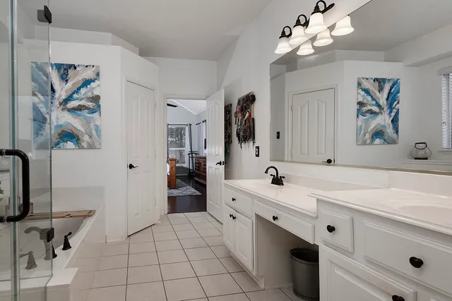 $4,600 | 31 Bluff Creek Place, The Woodlands, TX 77382