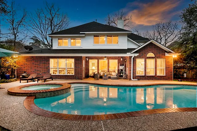 $4,600 | 31 Bluff Creek Place, The Woodlands, TX 77382