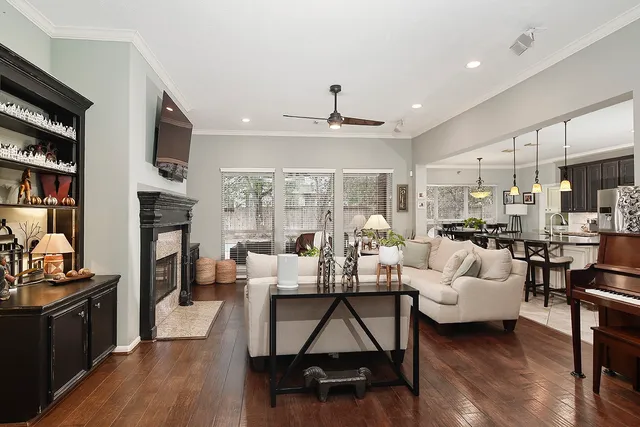 $4,600 | 31 Bluff Creek Place, The Woodlands, TX 77382