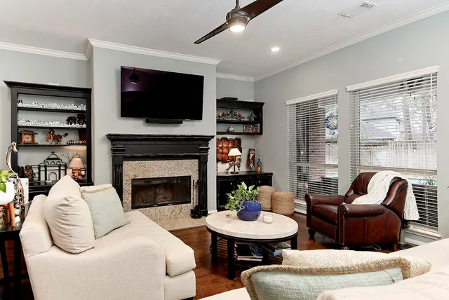 $4,600 | 31 Bluff Creek Place, The Woodlands, TX 77382