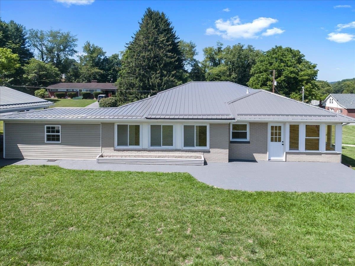 121 Spring Street Narrows, VA 24124 - Photo 45 of 54 Gallery Image 45