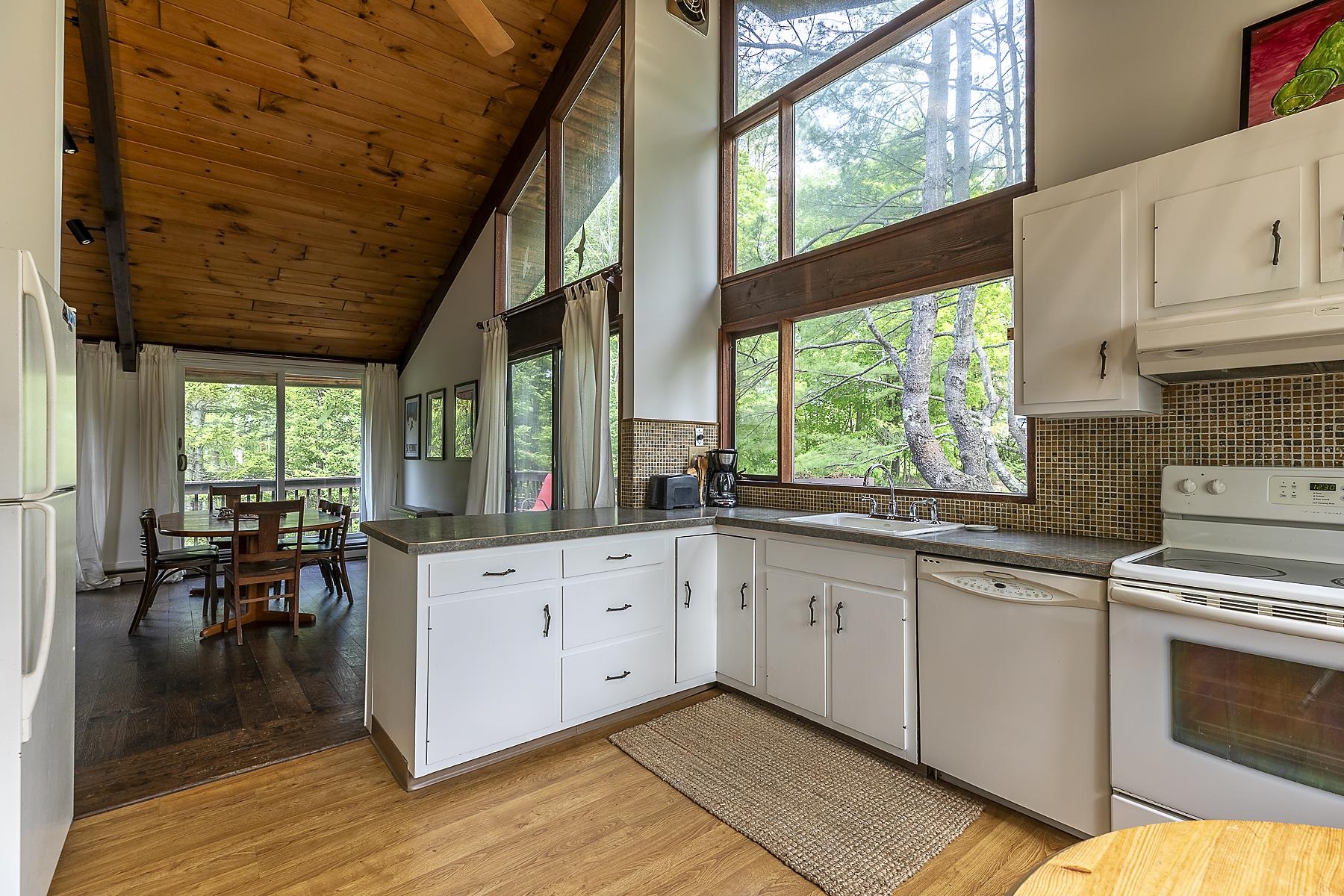 46 Murray Hill Heights Road, Unit 17 Manchester, VT 05255 - Photo 6 of 33