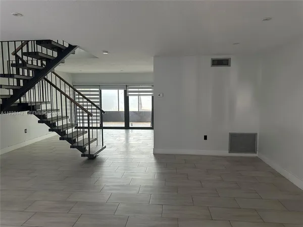 $2,950 | 6526 Kendale Lakes Drive, Unit 1405, Miami, FL 33183