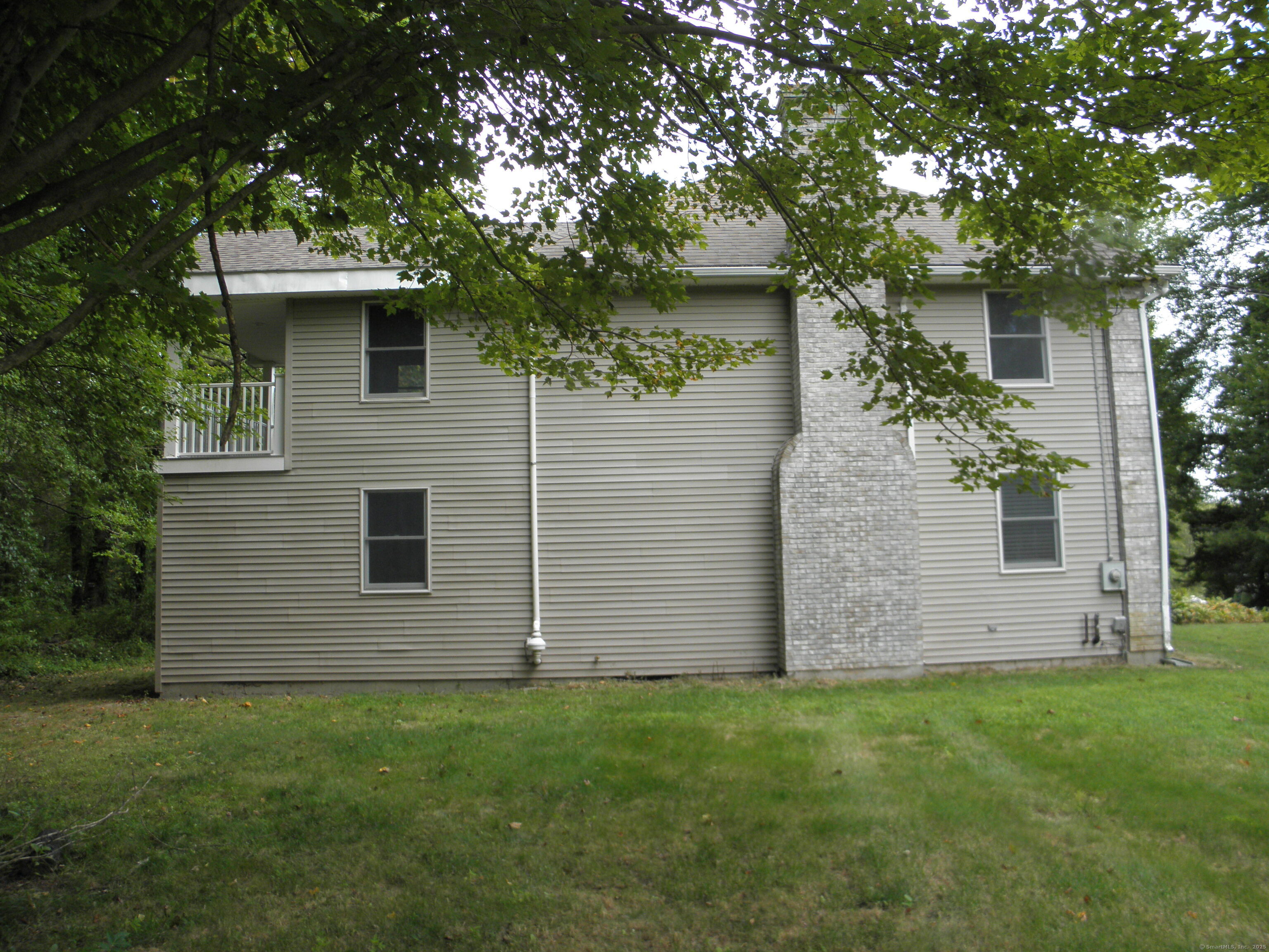 89 Harris Rd Extension Salem, CT 06420 - Photo 3 of 17