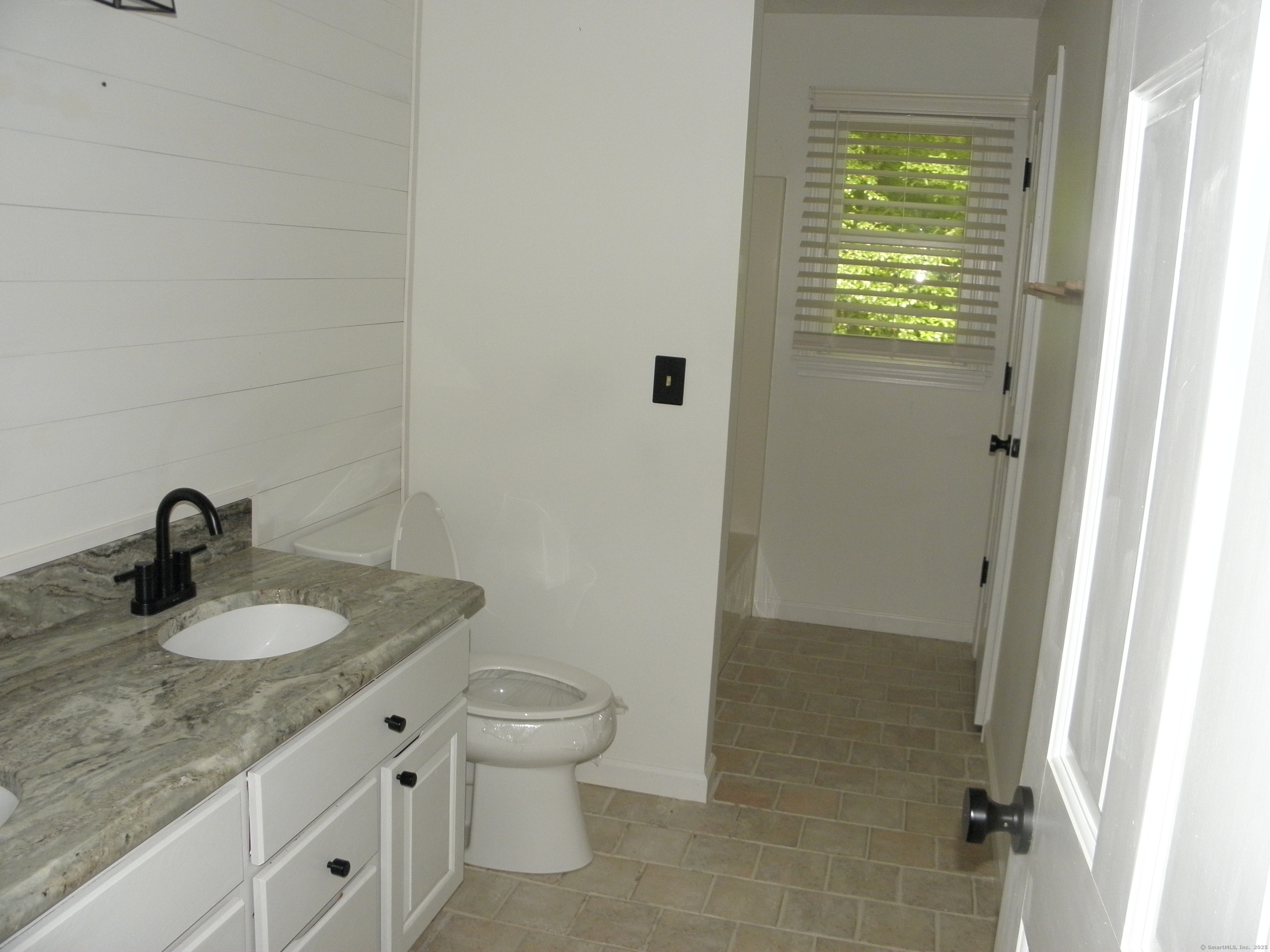 89 Harris Rd Extension Salem, CT 06420 - Photo 9 of 17