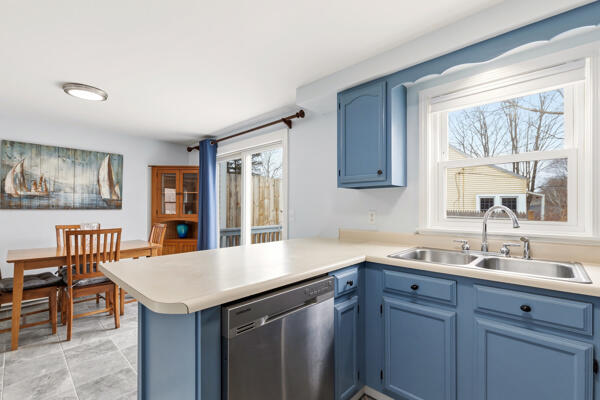 60 King Street, Unit 1 Saco, ME 04072 - Photo 11 of 38 Kitchen