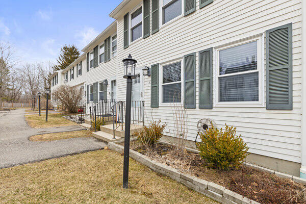 60 King Street, Unit 1 Saco, ME 04072 - Photo 4 of 38 Exterior