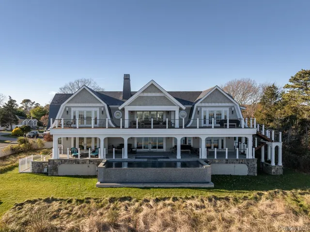$6,495,000 | 17 Ludlow Lane, Hampton Bays, NY 11946