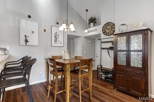 $180,000 | 172 Brandy Mill Circle, Unit E, High Ridge, MO 63049