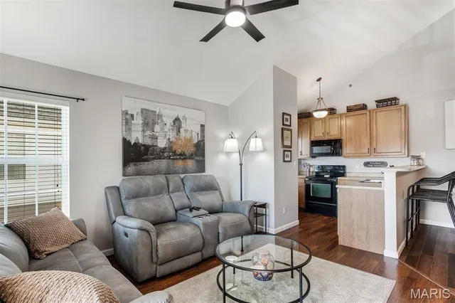 $180,000 | 172 Brandy Mill Circle, Unit E, High Ridge, MO 63049