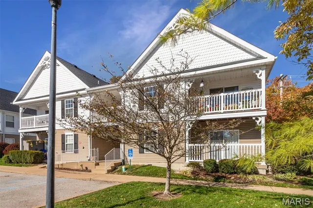 $180,000 | 172 Brandy Mill Circle, Unit E, High Ridge, MO 63049