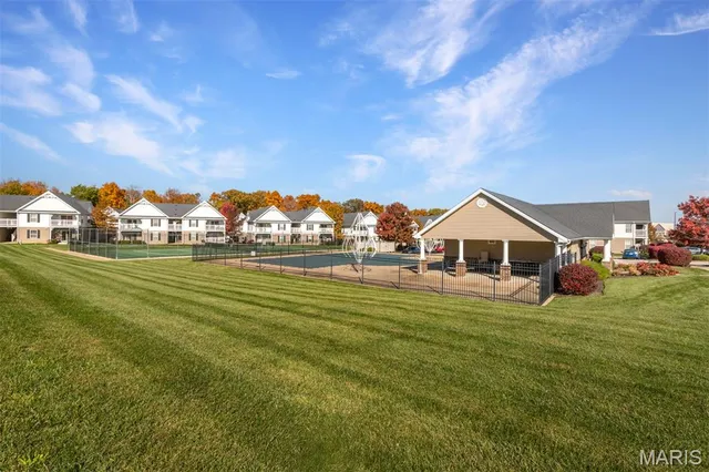 $180,000 | 172 Brandy Mill Circle, Unit E, High Ridge, MO 63049