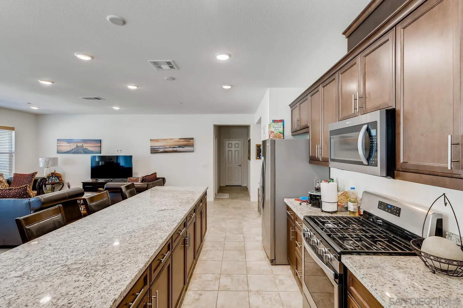 7516 Sweetheart Court Riverside, CA 92507 - Photo 5 of 13 Gallery Image 5