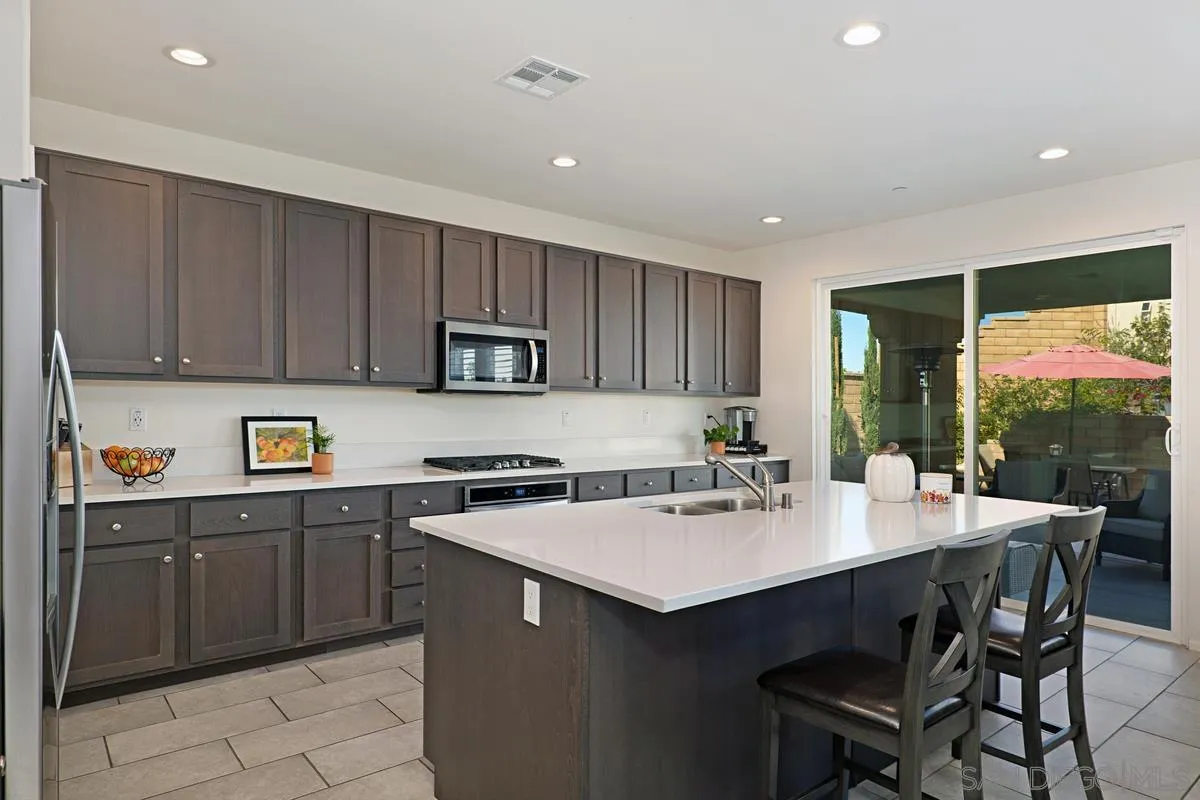 1209 Lorenzo Road Chula Vista, CA 91913 - Photo 8 of 28 Gallery Image 8