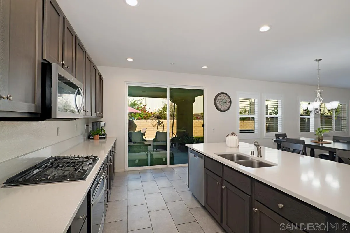 1209 Lorenzo Road Chula Vista, CA 91913 - Photo 10 of 28 Gallery Image 10