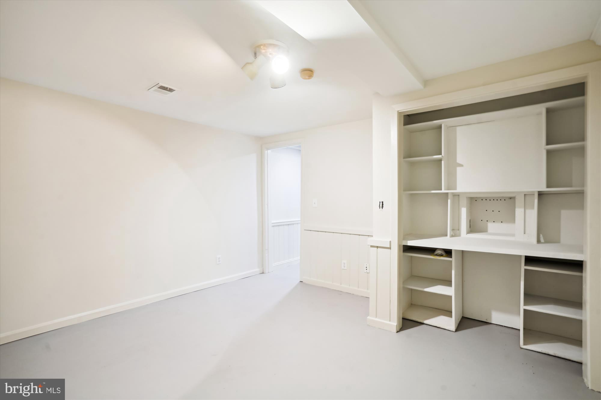 5231 Nutting Drive Springfield, VA 22151 - Photo 26 of 32 Great Room