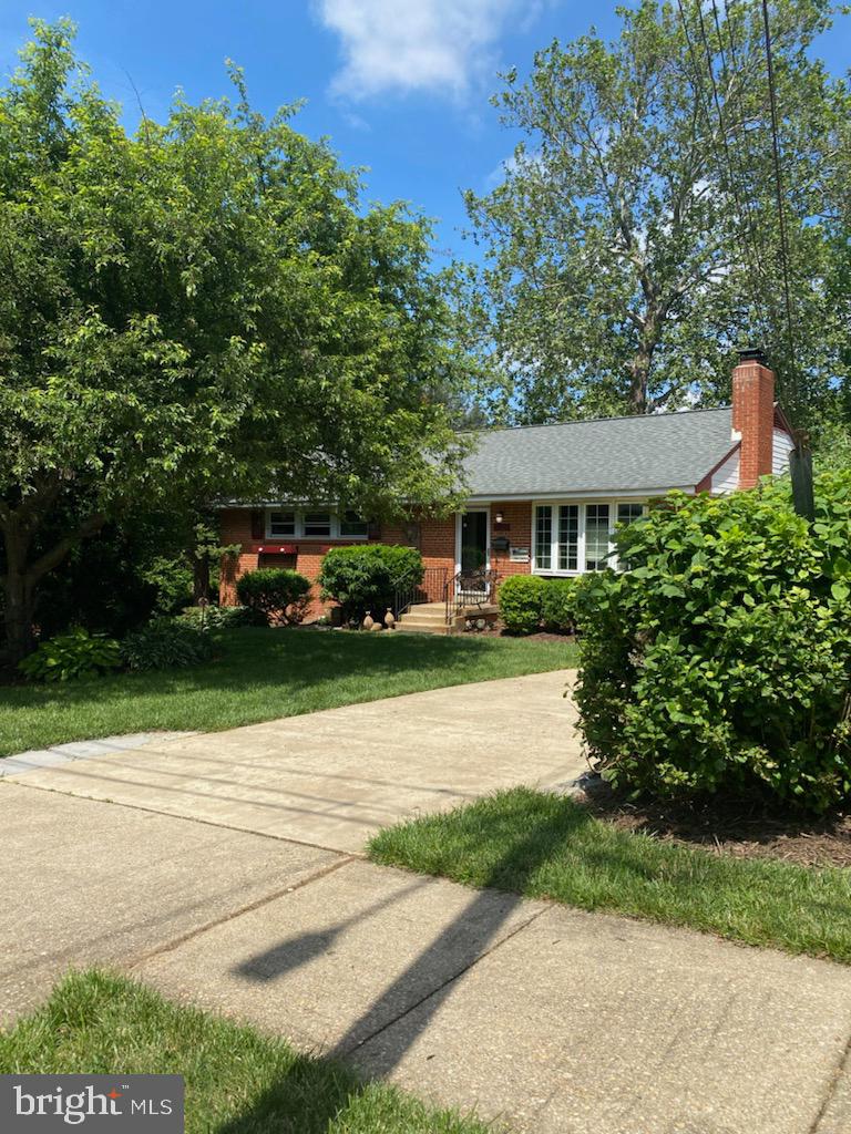 5231 Nutting Drive Springfield, VA 22151 - Photo 3 of 32 Beautiful RAVENSWORTH Rambler