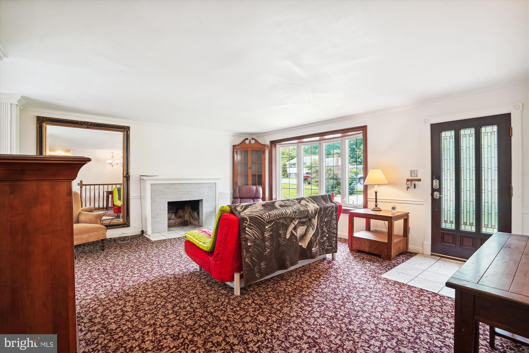 5231 Nutting Drive Springfield, VA 22151 - Photo 5 of 32 Living Room