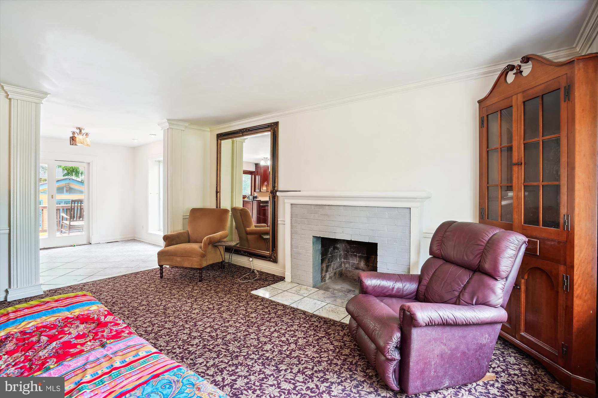 5231 Nutting Drive Springfield, VA 22151 - Photo 6 of 32 Living Room