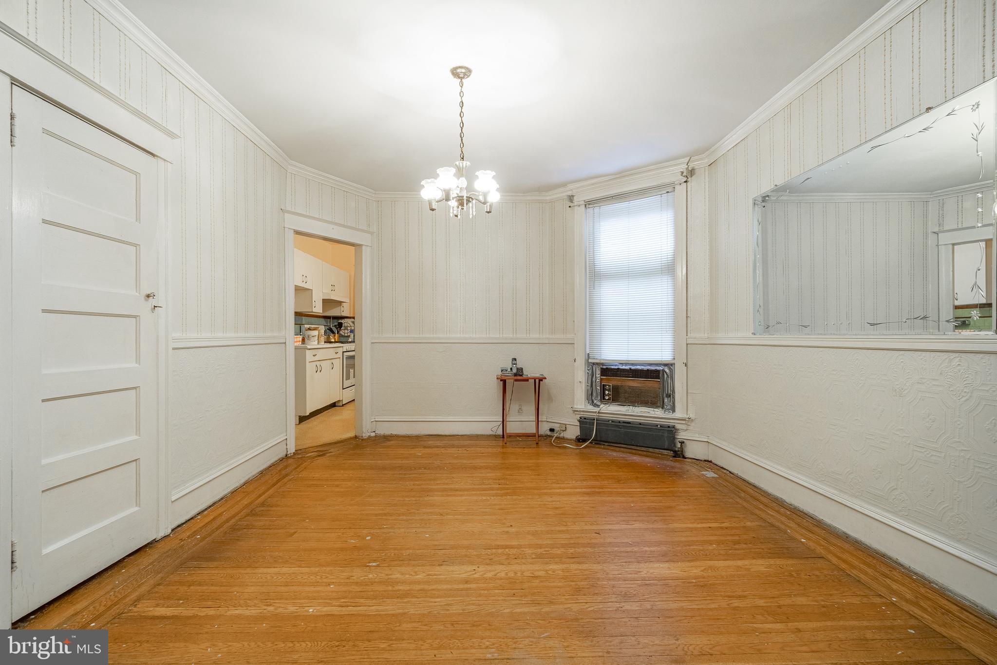1133 Marlyn Road Philadelphia, PA 19151 - Photo 8 of 27 Dining Room