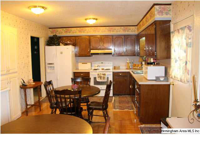 129 Hickory Street Alabaster, AL 35114 - Photo 5 of 29