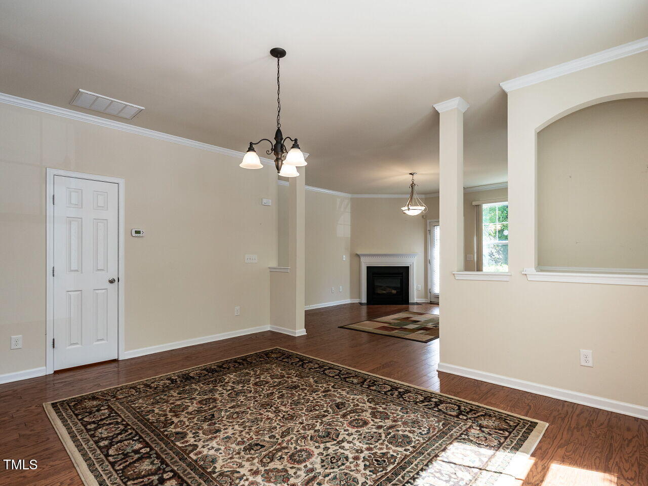 004-dining-room_3025 Berkeley Springs Pl