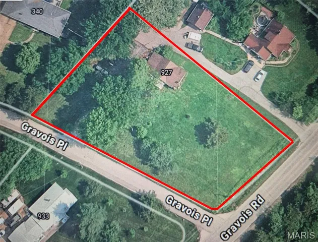 $299,000 | 927 Gravois Road, Fenton, MO 63026