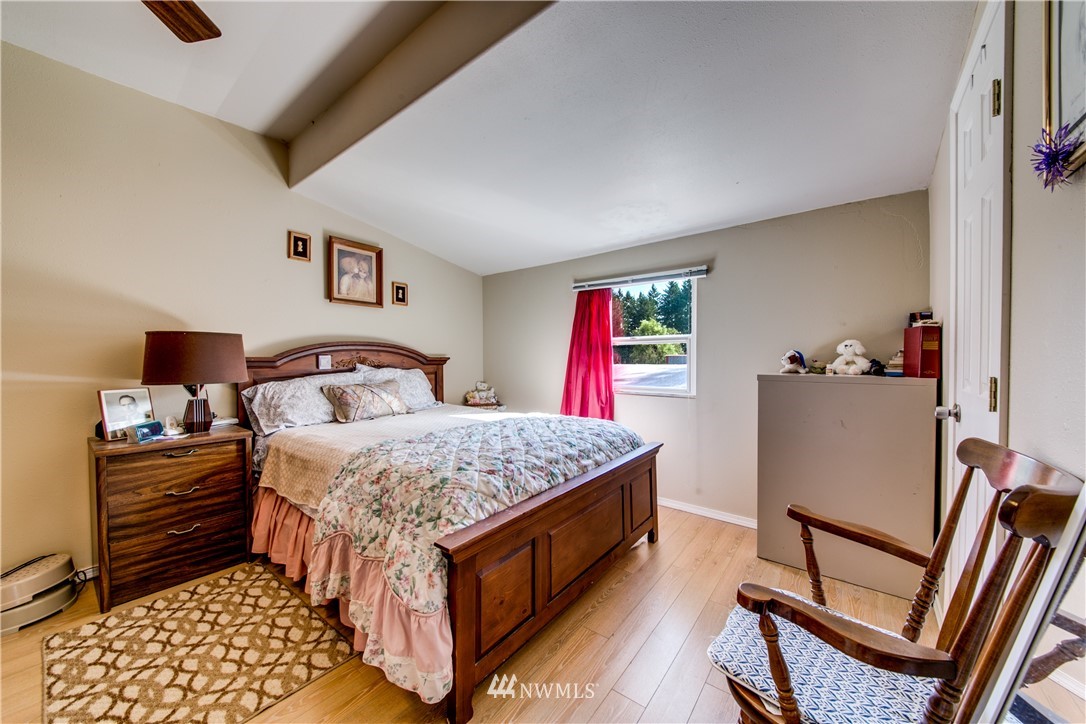 6985 Phillips Road Southeast Port Orchard, WA 98367 - Photo 10 of 17 Gallery Image 10