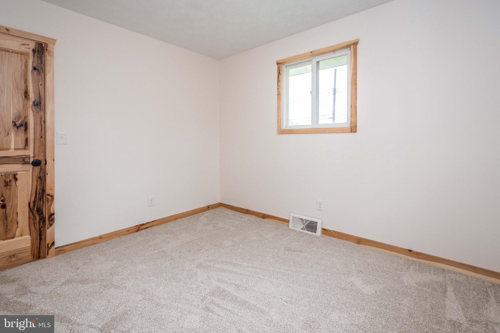 2155 Jennings Road Grantsville, MD 21536 - Photo 25 of 39 Bright and inviting bedroom.