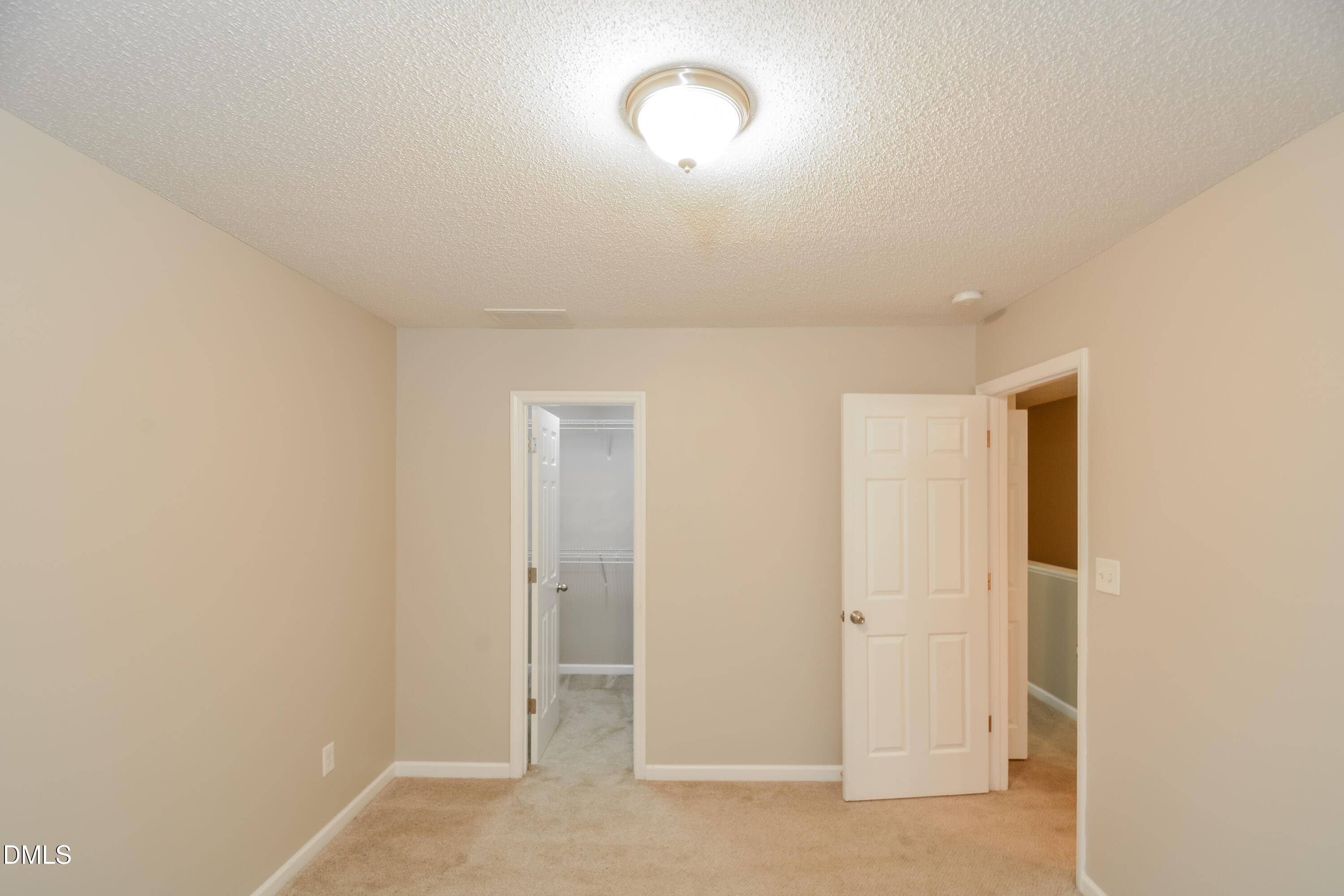808 Woodside Park Lane Durham, NC 27704 - Photo 11 of 17 an empty room with a window