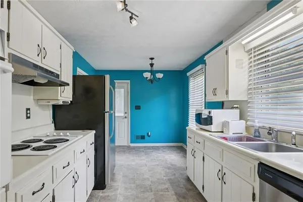 $247,900 | 125 Meadowview Circle, Tyrone, GA 30290