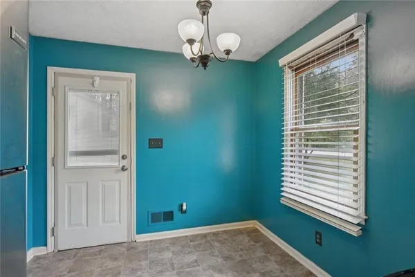 $247,900 | 125 Meadowview Circle, Tyrone, GA 30290