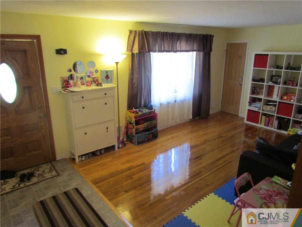 25 Pearl Road East Brunswick, NJ 08816 - Photo 3 of 24 Gallery Image 3