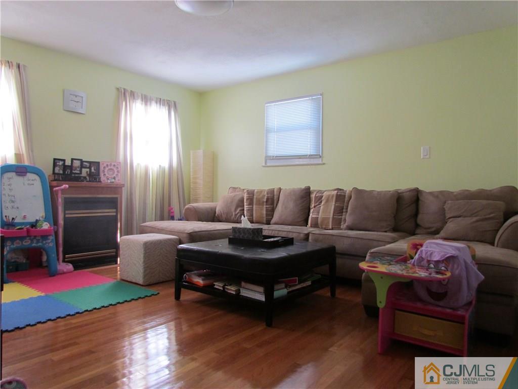 25 Pearl Road East Brunswick, NJ 08816 - Photo 8 of 24 Gallery Image 8