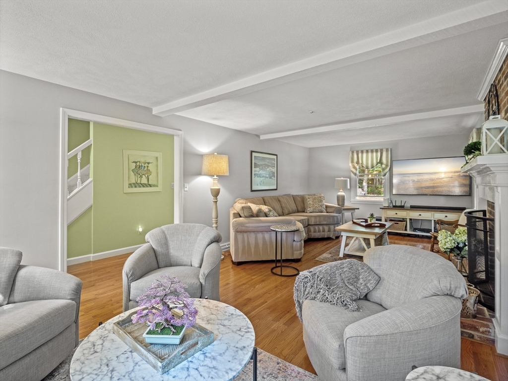 10 Higate Road Chelmsford, MA 01824 - Photo 4 of 40 Gallery Image 4