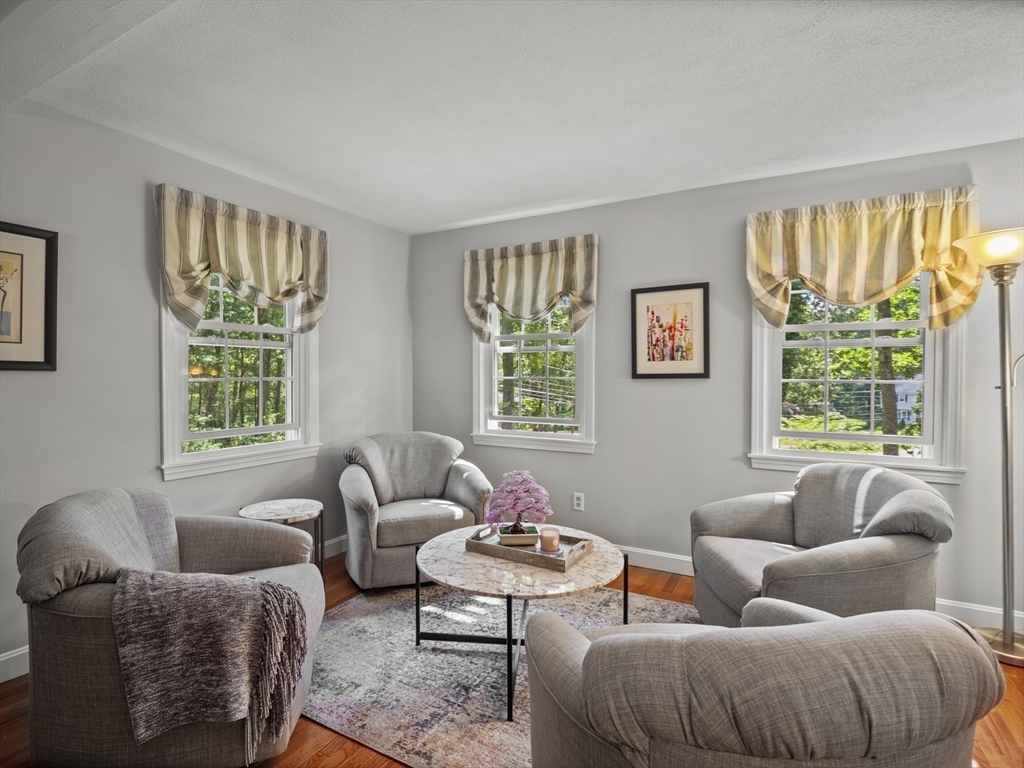 10 Higate Road Chelmsford, MA 01824 - Photo 5 of 40 Gallery Image 5