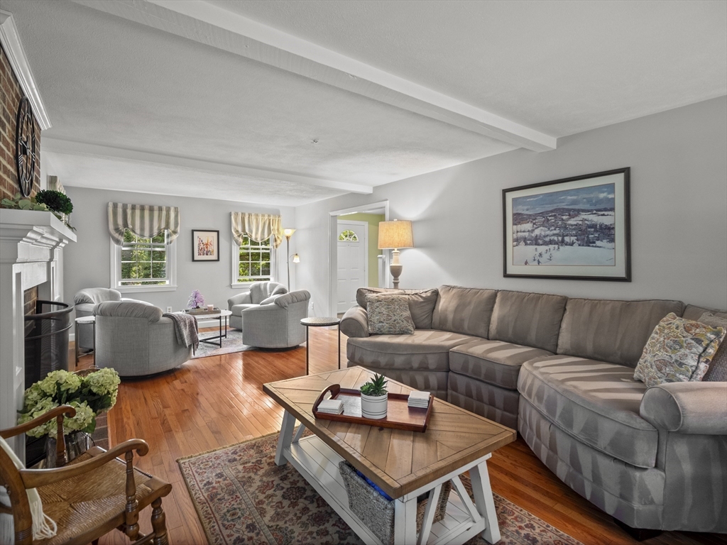 10 Higate Road Chelmsford, MA 01824 - Photo 8 of 40 Gallery Image 8
