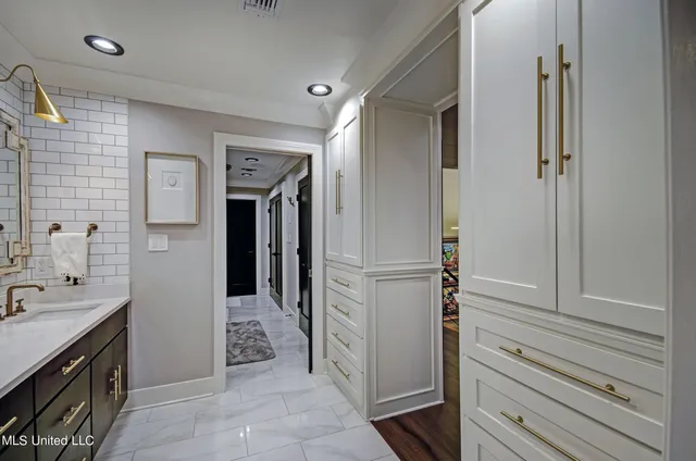 $690,000 | 92 Breakers Lane, Ridgeland, MS 39157