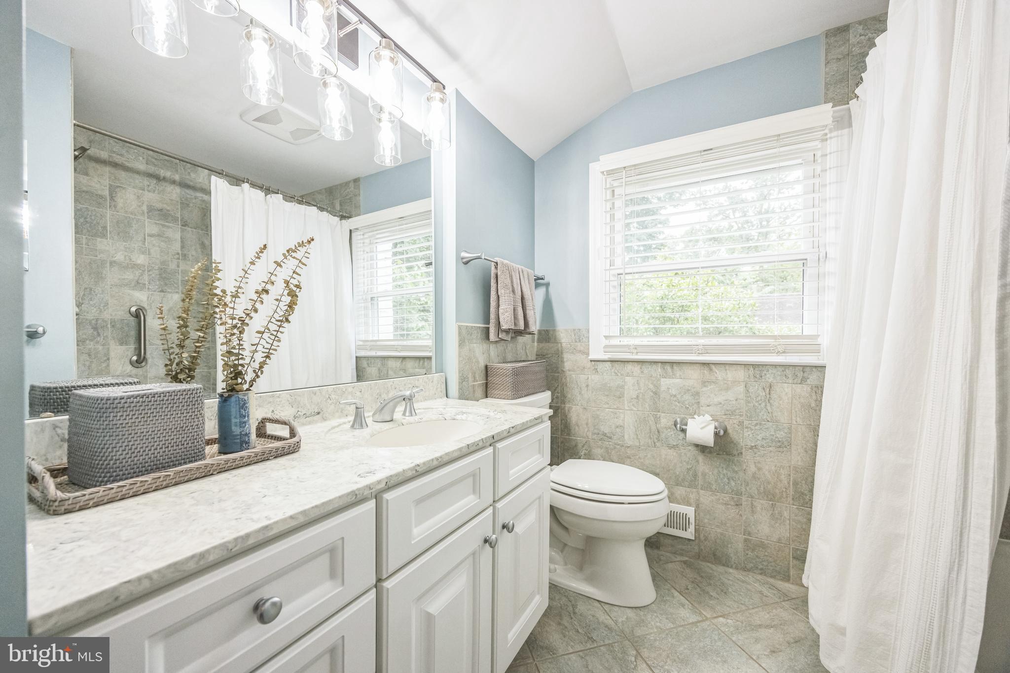 308 Covered Bridge Road Cherry Hill, NJ 08034 - Photo 14 of 36