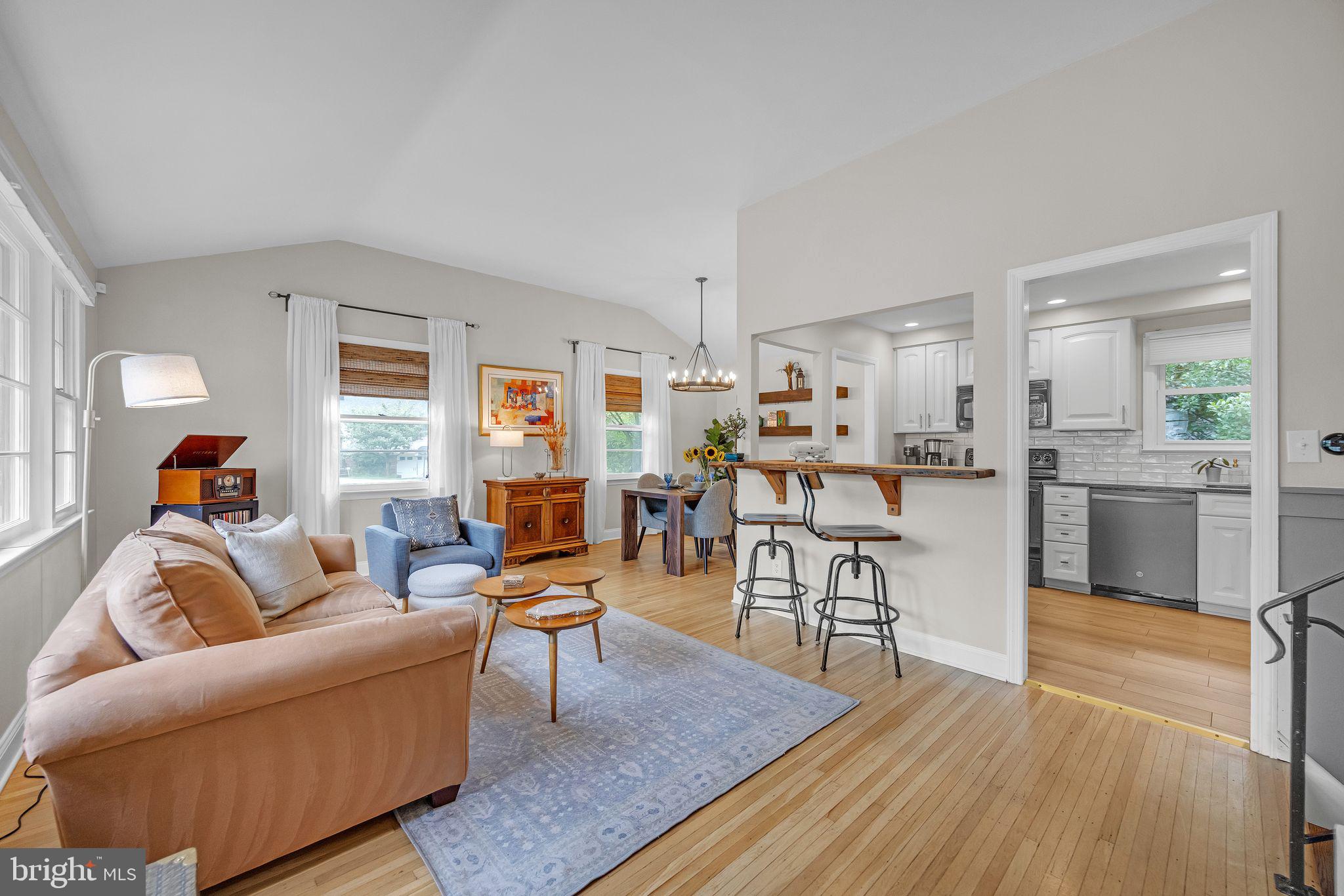 308 Covered Bridge Road Cherry Hill, NJ 08034 - Photo 4 of 36