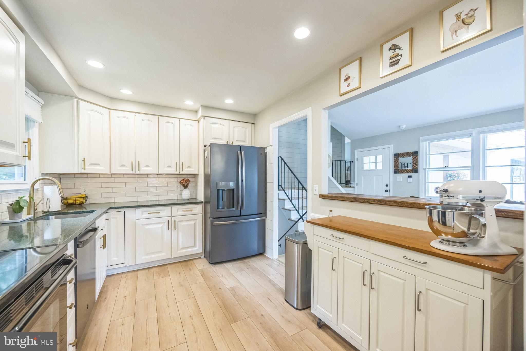 308 Covered Bridge Road Cherry Hill, NJ 08034 - Photo 5 of 36