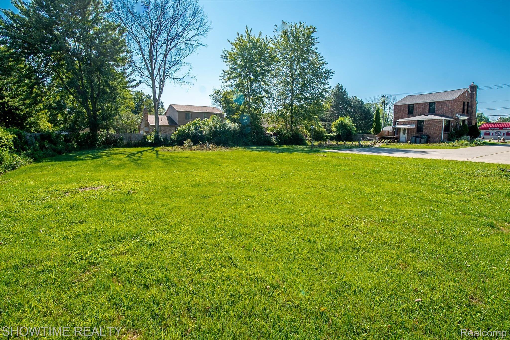 2559 East Maple Road Troy, MI 48083 - Photo 14 of 14 DSC07515-HDR.jpg