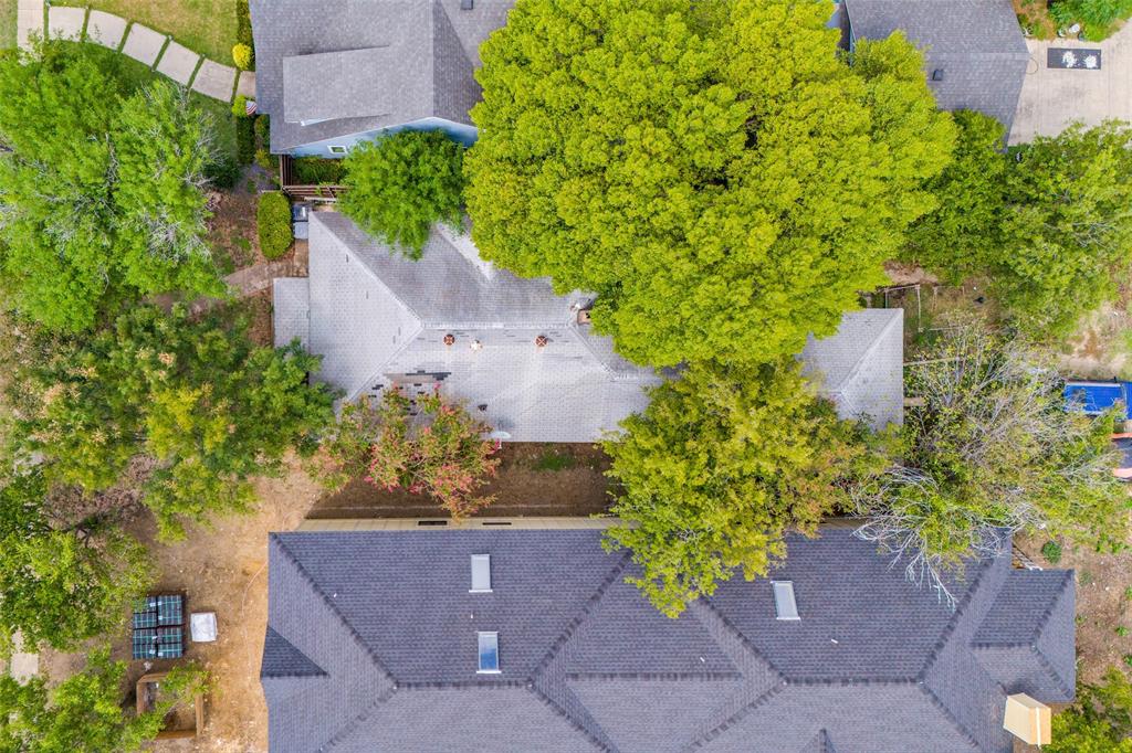 904 Haines Avenue Dallas, TX 75208 - Photo 21 of 24 an aerial view of a house with a yard