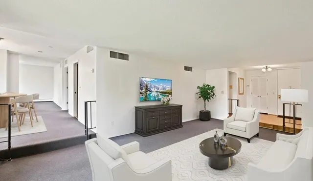 $225,000 | 3412 Oak Ridge Road, Unit 206, Minnetonka, MN 55305