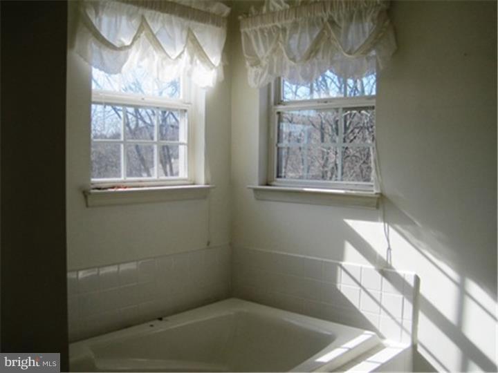 2013 Deer Ridge Drive Pottstown, PA 19464 - Photo 14 of 19